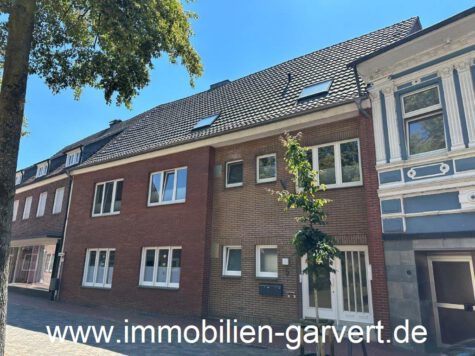 Kapitalanlage! Mehrfamilienhaus mit drei renovierten Wohnungen, 5 Stellplätze, zentral in Südlohn, 46354 Südlohn, Mehrfamilienhaus