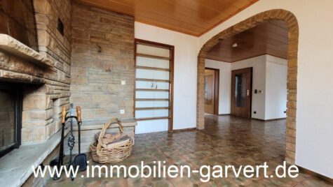 Dachgeschoss! 3-Zimmer Eigentumswohnung mit Loggia, Garage und Kamin, ruhige Stadtrandlage in Borken, 46325 Borken, Wohnung